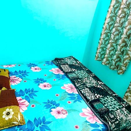 אויאיין Shri Gamya Guest House מראה חיצוני תמונה