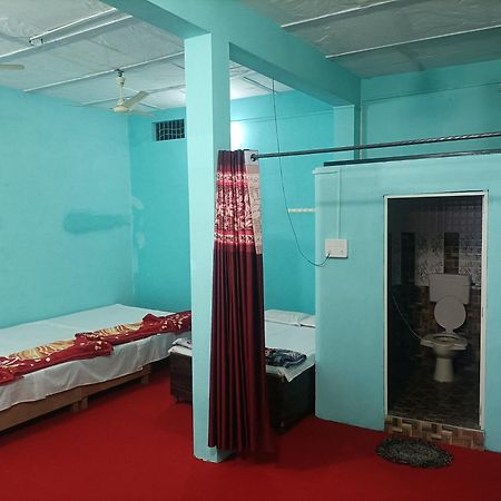 אויאיין Shri Gamya Guest House מראה חיצוני תמונה