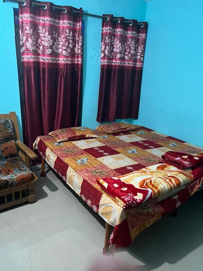 אויאיין Shri Gamya Guest House מראה חיצוני תמונה