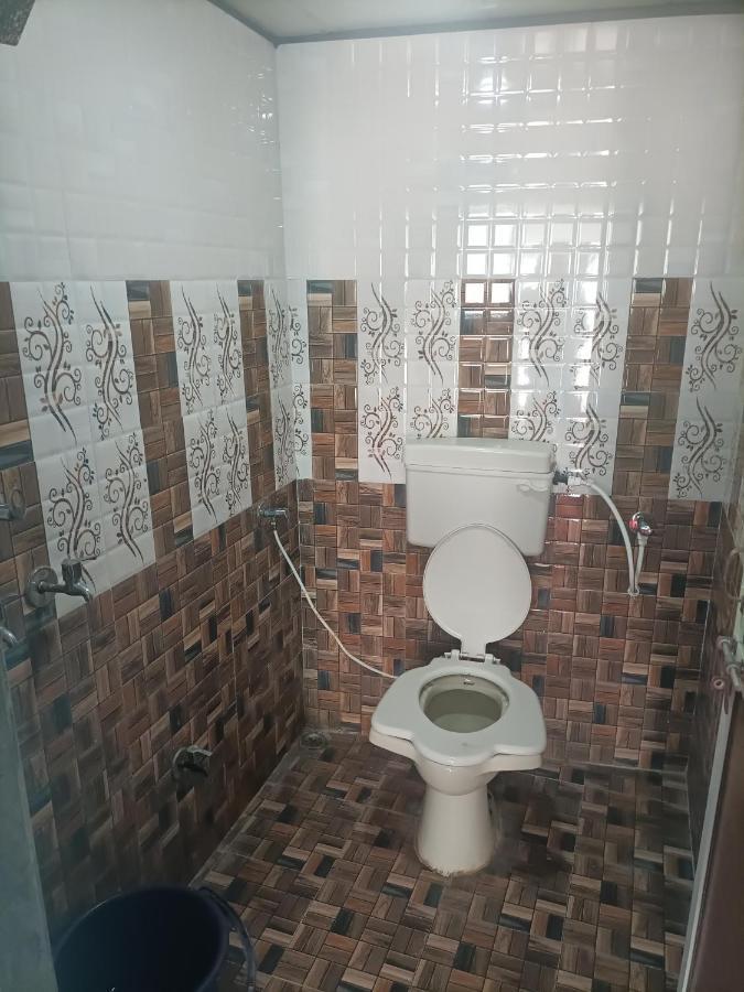 אויאיין Shri Gamya Guest House מראה חיצוני תמונה