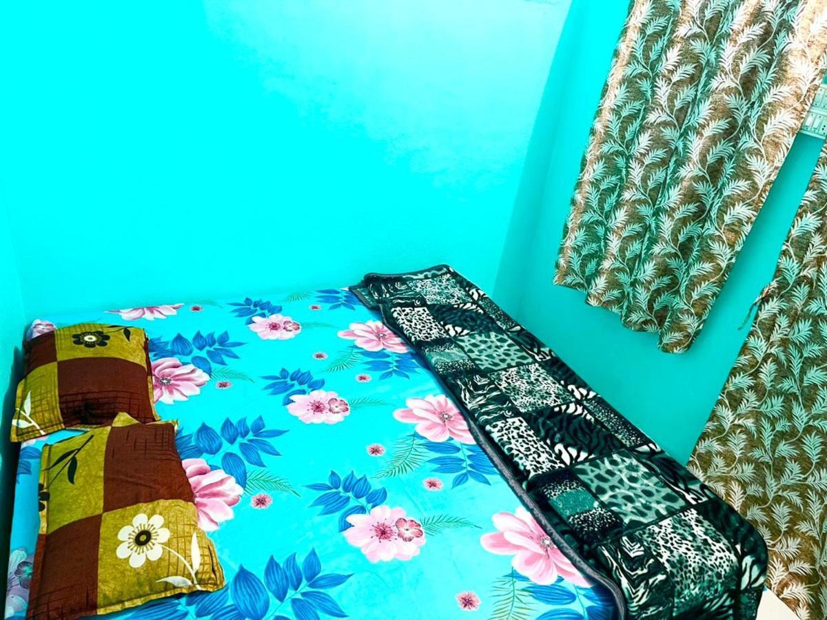 אויאיין Shri Gamya Guest House מראה חיצוני תמונה