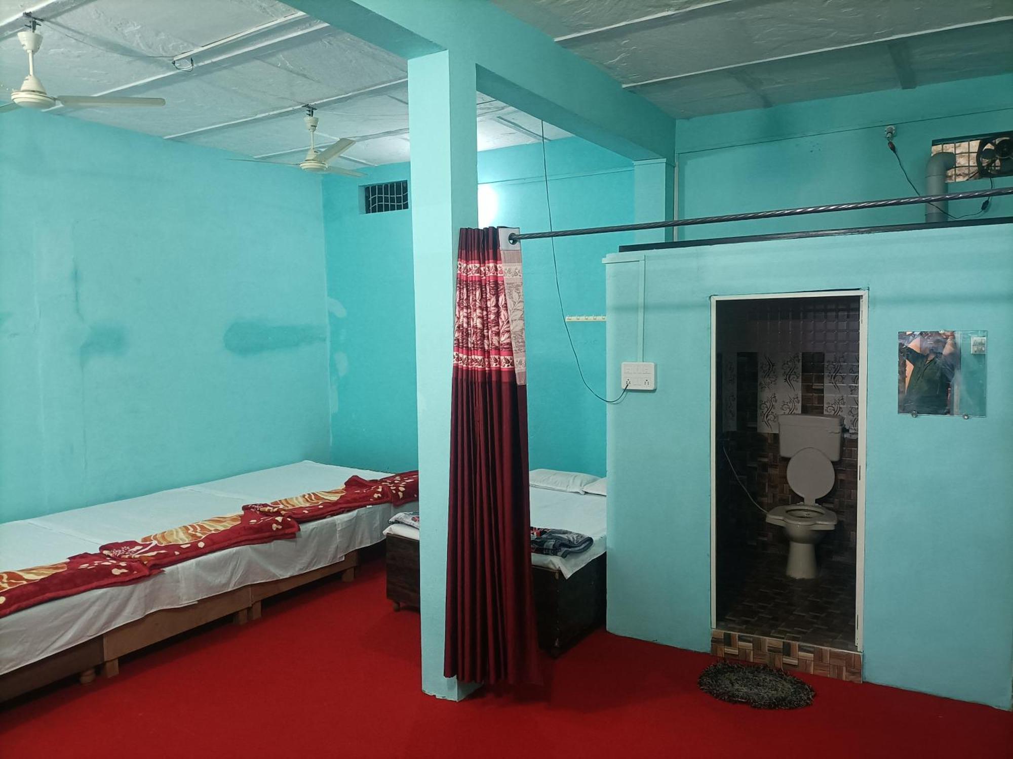 אויאיין Shri Gamya Guest House מראה חיצוני תמונה